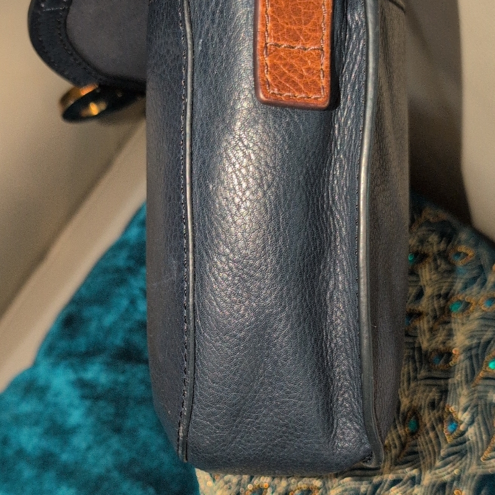 Fossil Emi Saddle Crossbody Bag Model ZB6852403 Has Her key ! - Picture 5 of 10